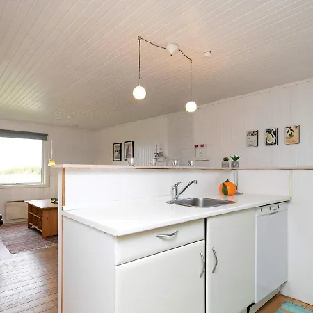 Three-bedroom In Ringkobing 11 Semesterbostad